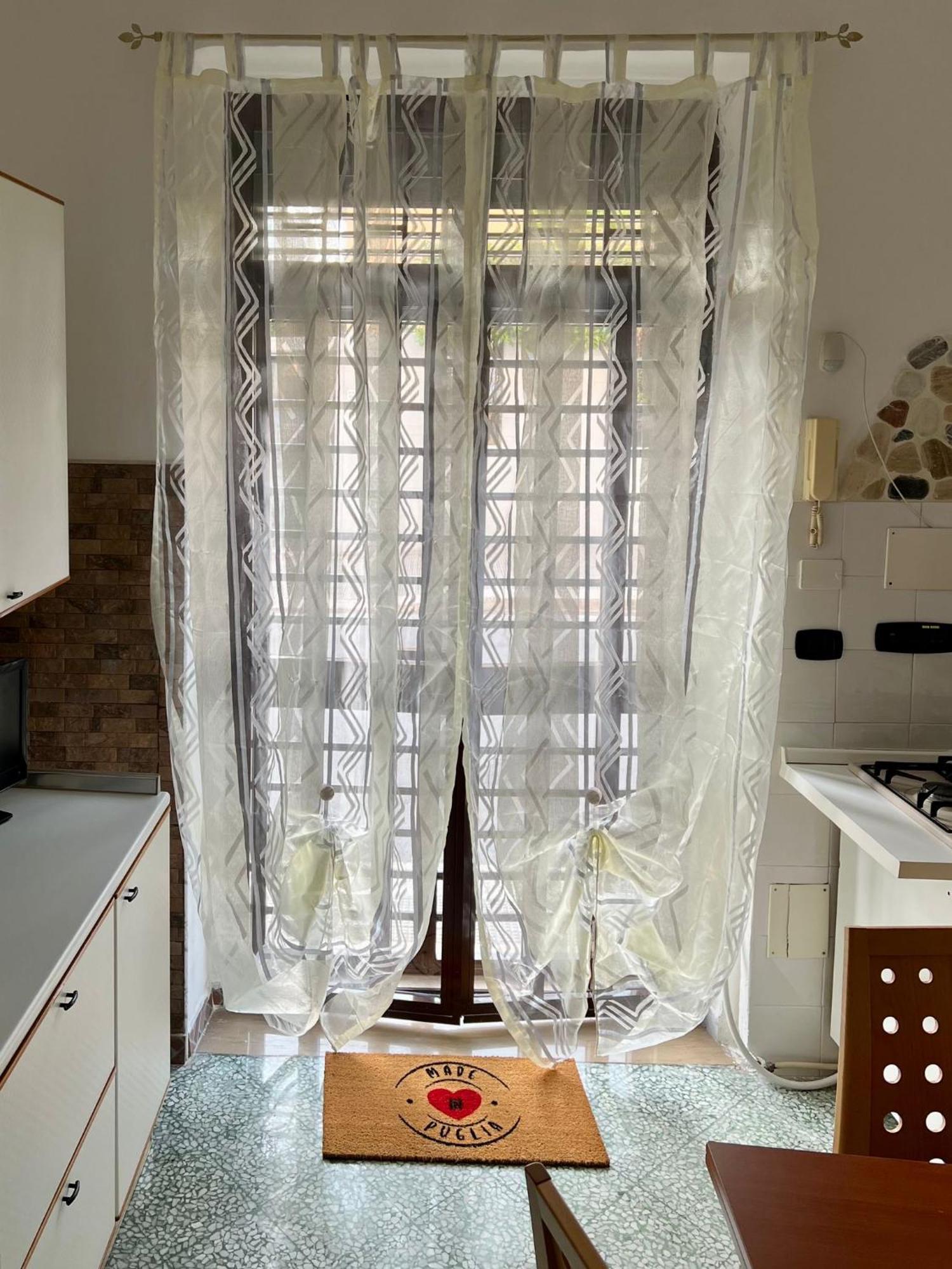 Dimora Cuoccio Bed & Breakfast Бари Екстериор снимка